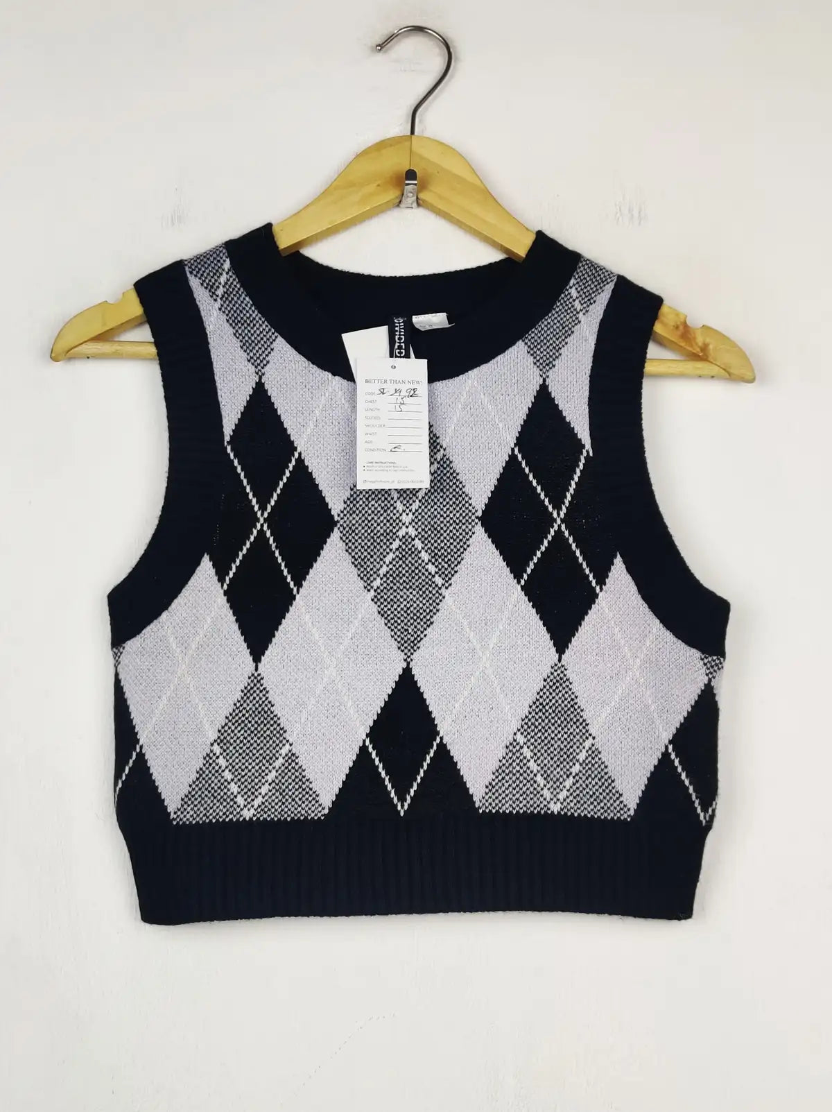 Buy online pre-used pre-loved 100% authentic & Original branded H&M (WCT-3992) available in Pakistan. Top international brands avilable.