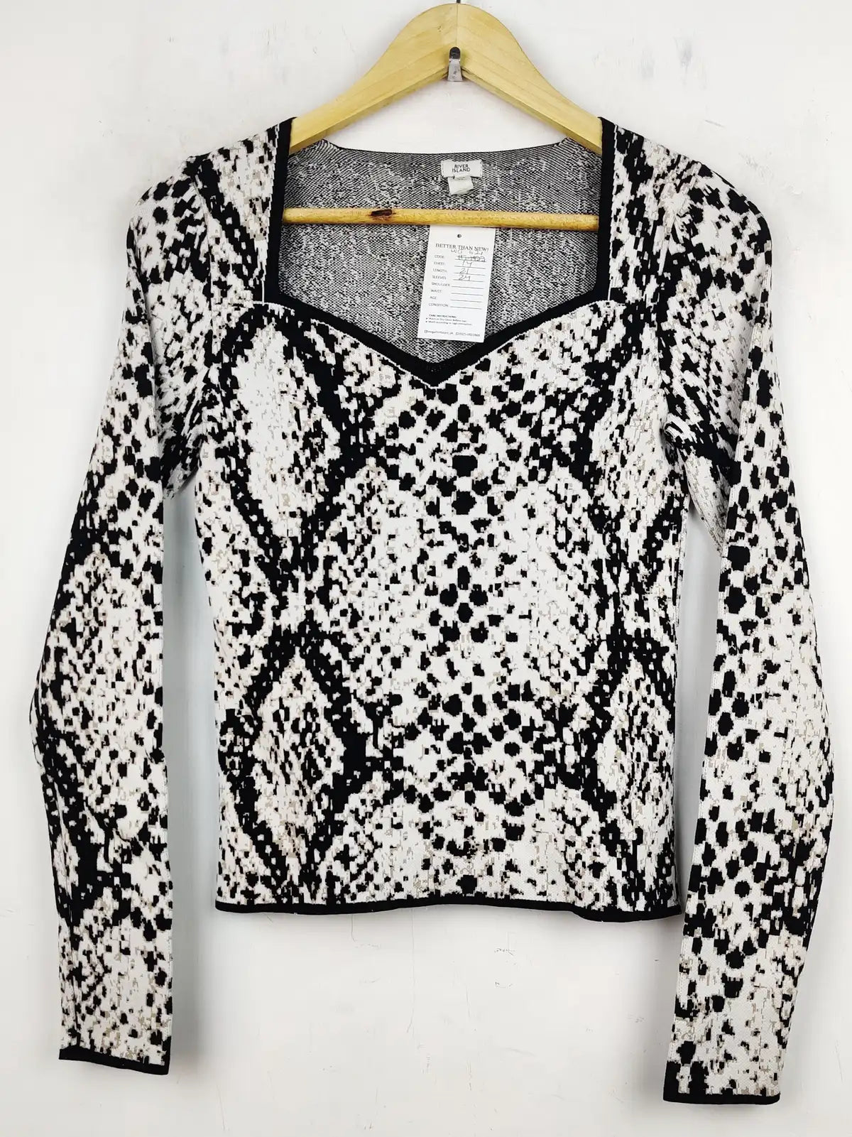 Buy online pre-used pre-loved 100% authentic & Original branded River Island (WCT-621) available in Pakistan. Top international brands avilable.
