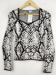 Buy online pre-used pre-loved 100% authentic & Original branded River Island (WCT-621) available in Pakistan. Top international brands avilable.