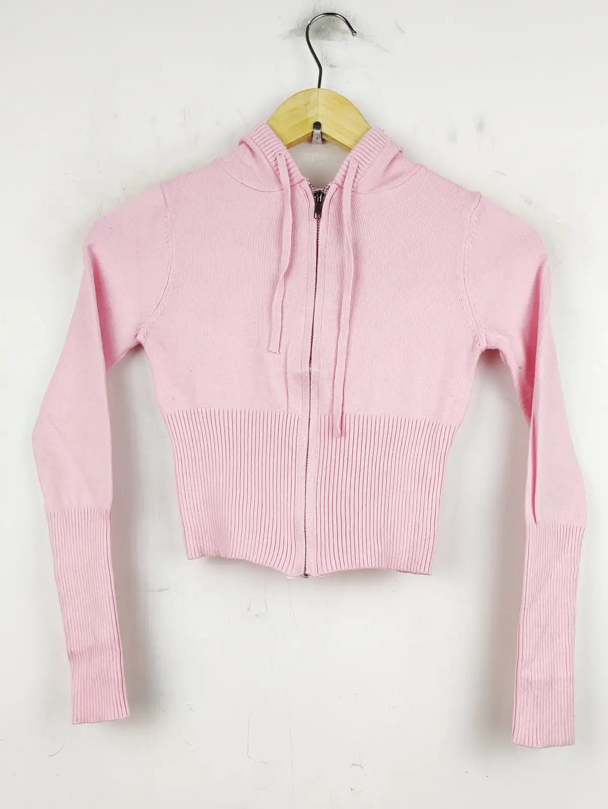 Buy online pre-used pre-loved 100% authentic & Original branded Unknown Brand (WCT-636) available in Pakistan. Top international brands avilable.