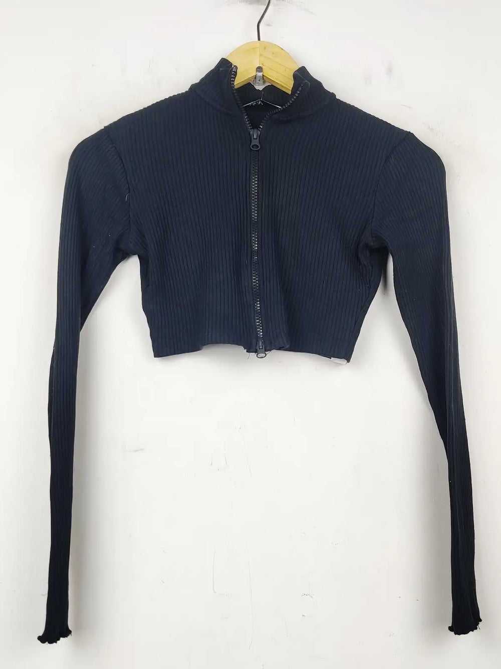 Buy online pre-used pre-loved 100% authentic & Original branded Bershka (WCT-644) available in Pakistan. Top international brands avilable.