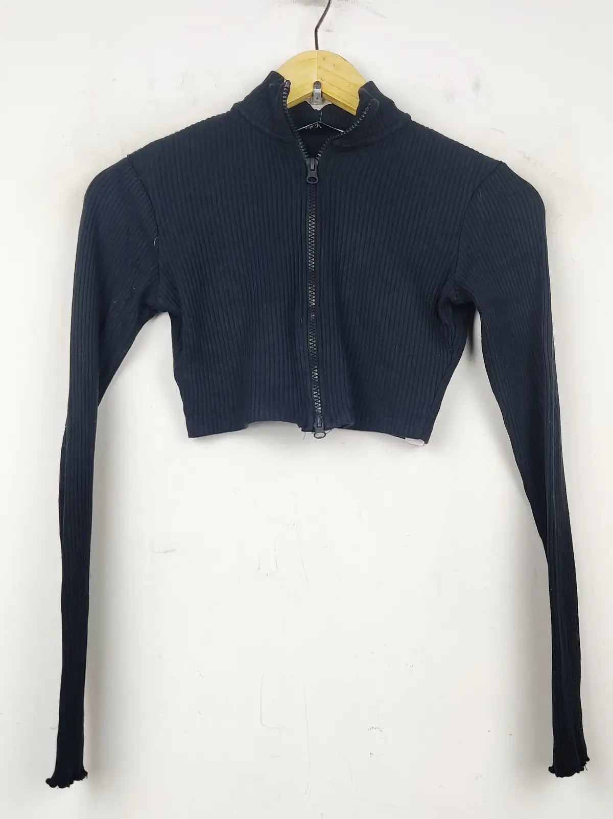 Buy online pre-used pre-loved 100% authentic & Original branded Bershka (WCT-644) available in Pakistan. Top international brands avilable.