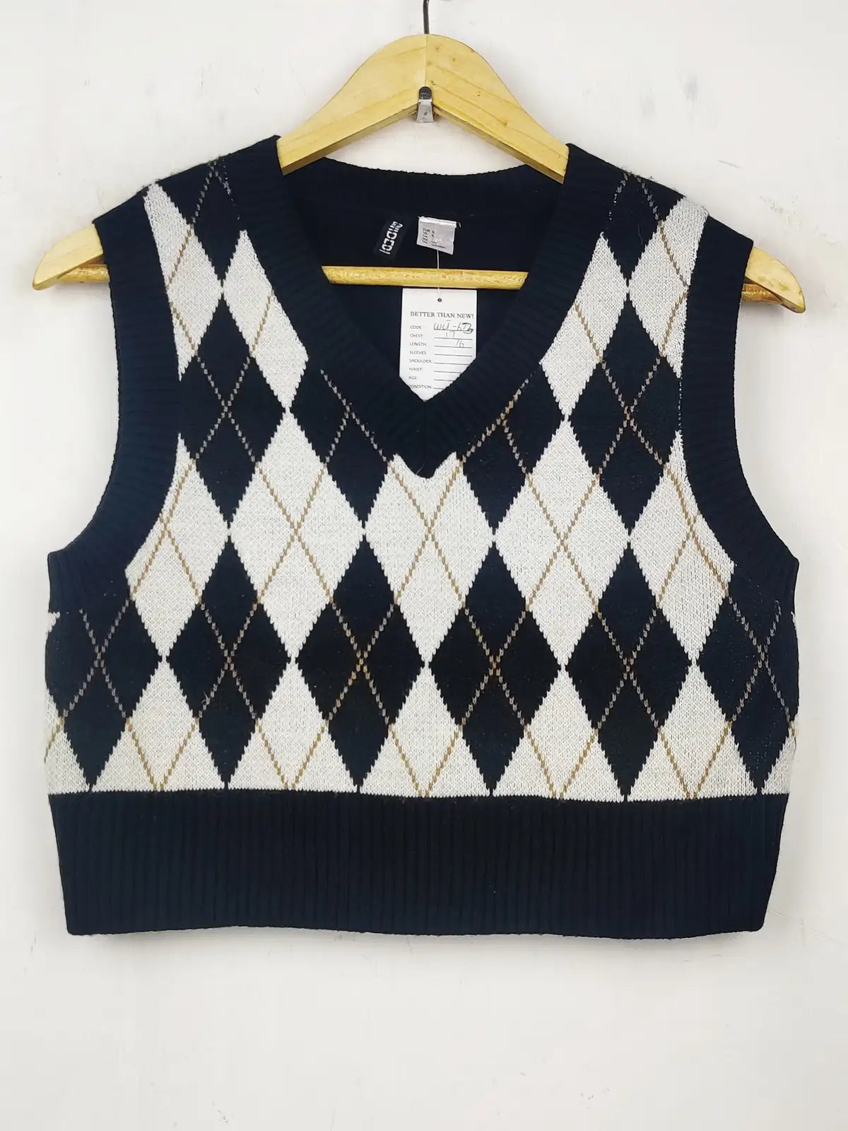 Buy online pre-used pre-loved 100% authentic & Original branded H&M (WCT-673) available in Pakistan. Top international brands avilable.