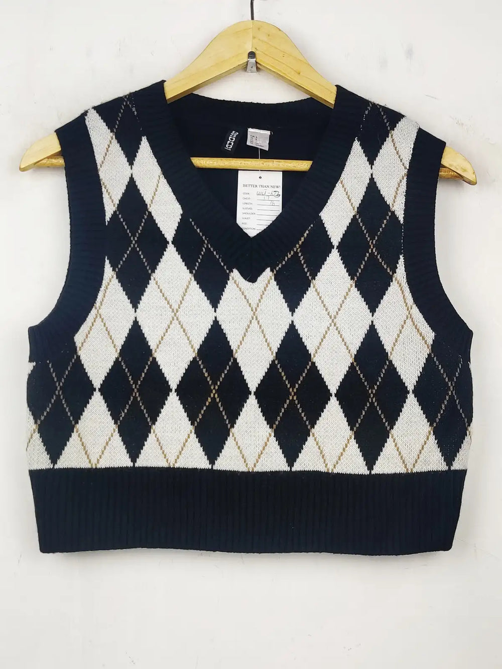 Buy online pre-used pre-loved 100% authentic & Original branded H&M (WCT-673) available in Pakistan. Top international brands avilable.