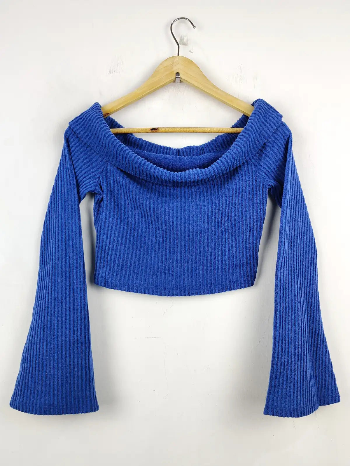 Buy online pre-used pre-loved 100% authentic & Original branded Unknown Brand (WCT-752) available in Pakistan. Top international brands avilable.