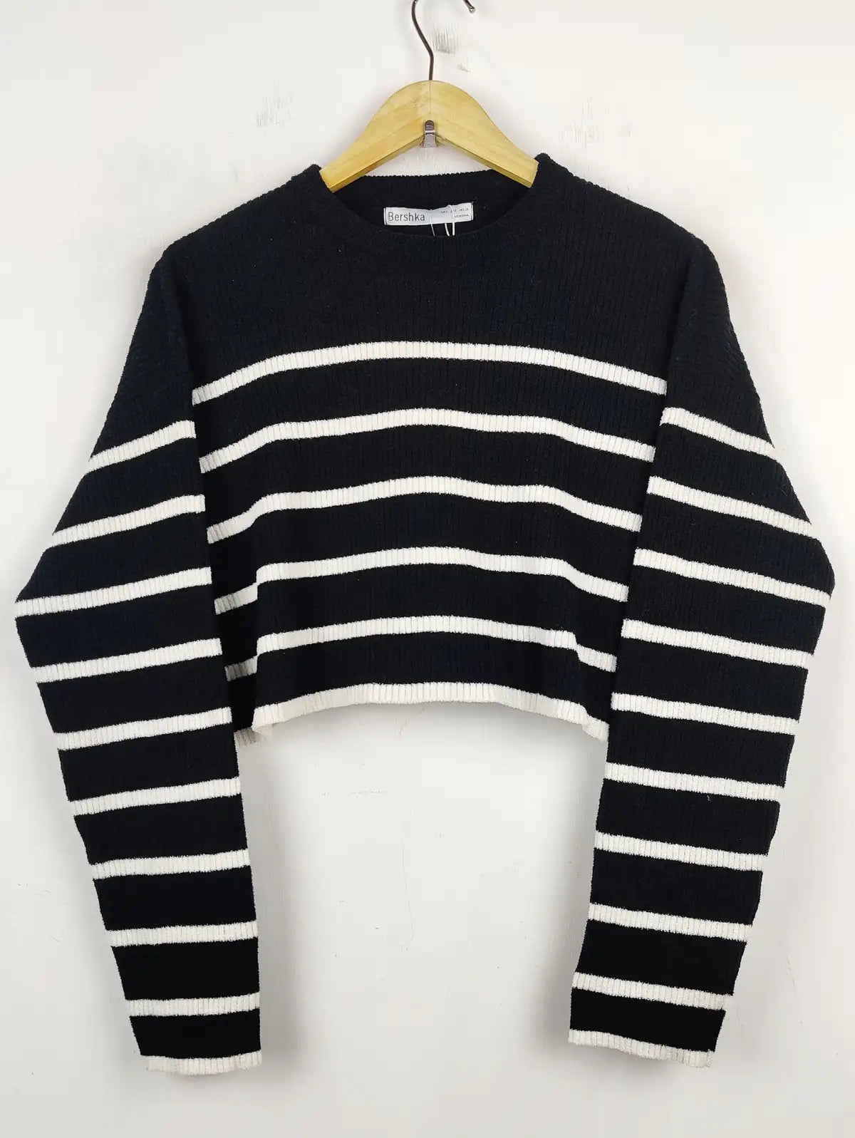 Buy online pre-used pre-loved 100% authentic & Original branded Bershka (WCT-754) available in Pakistan. Top international brands avilable.