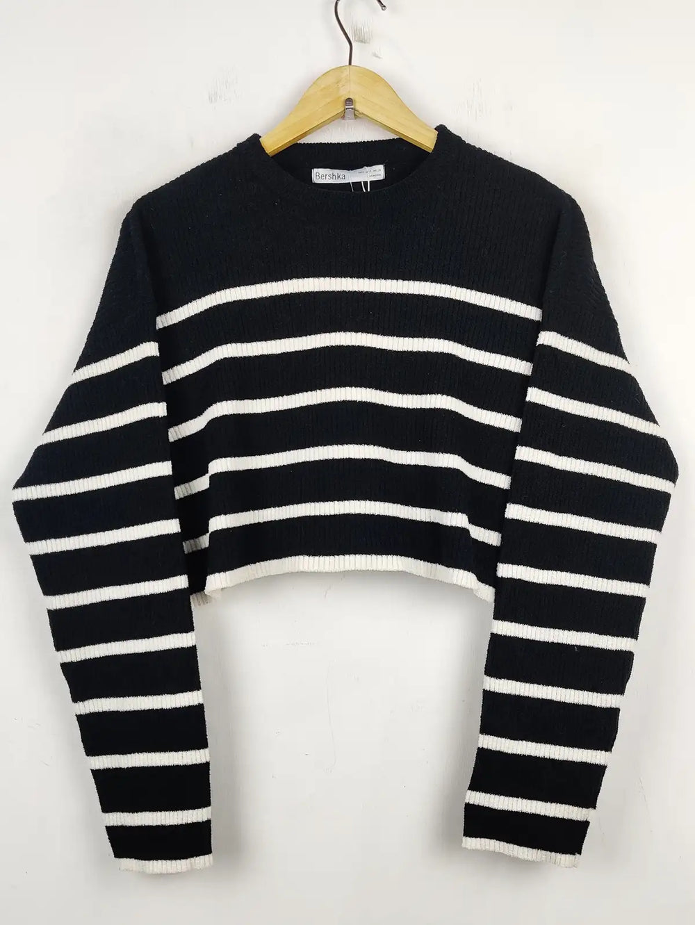 Buy online pre-used pre-loved 100% authentic & Original branded Bershka (WCT-754) available in Pakistan. Top international brands avilable.