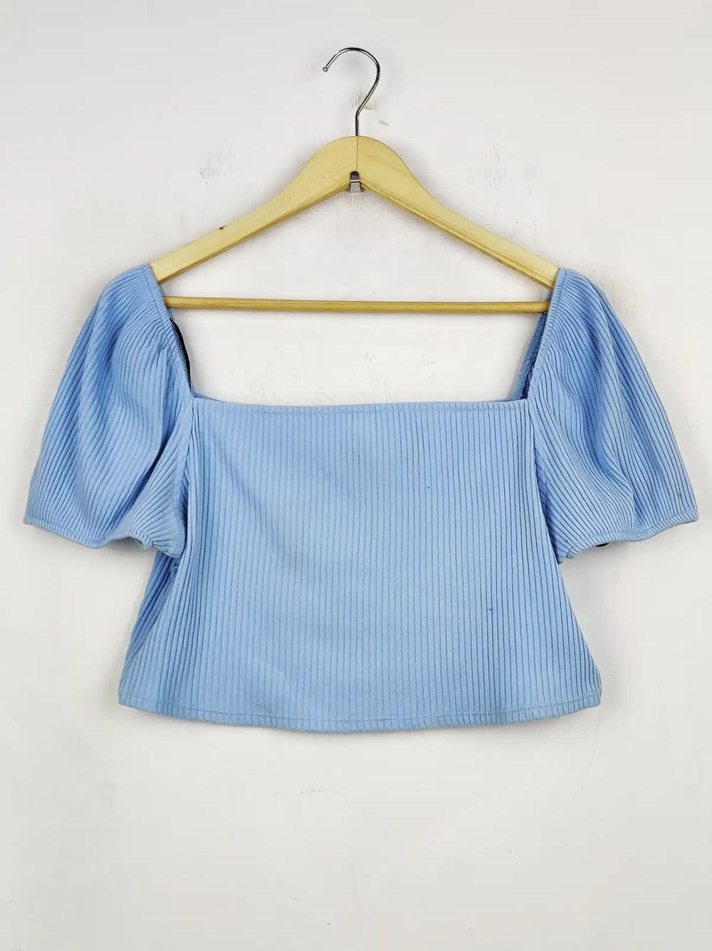 Buy online pre-used pre-loved 100% authentic & Original branded H&M (WCT-834) available in Pakistan. Top international brands avilable.