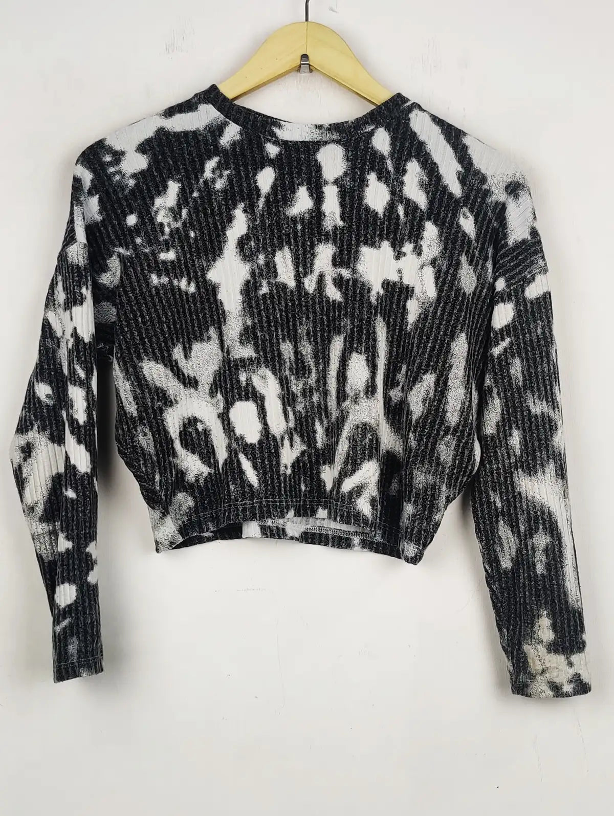 Buy online pre-used pre-loved 100% authentic & Original branded H&M (WCT-864) available in Pakistan. Top international brands avilable.