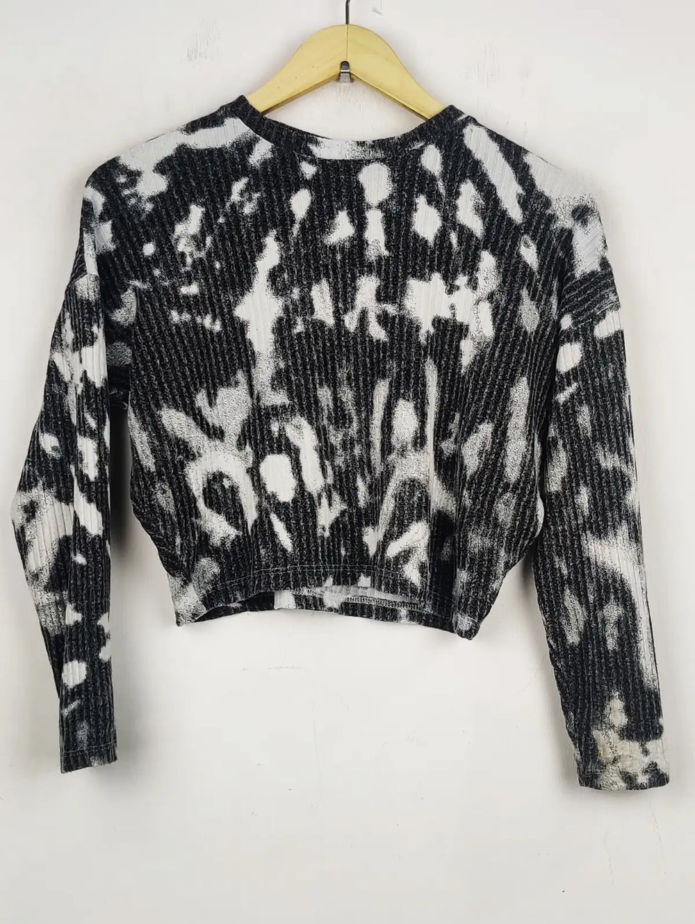 Buy online pre-used pre-loved 100% authentic & Original branded H&M (WCT-864) available in Pakistan. Top international brands avilable.