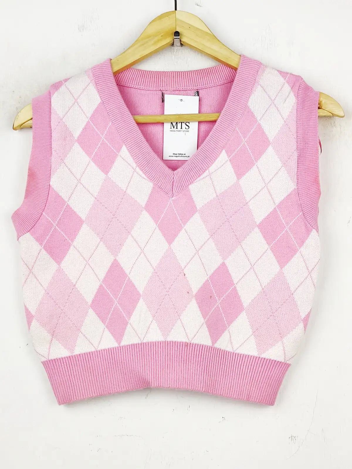 Buy online pre-used pre-loved 100% authentic & Original branded Unknown Brand (WCT-934) available in Pakistan. Top international brands avilable.