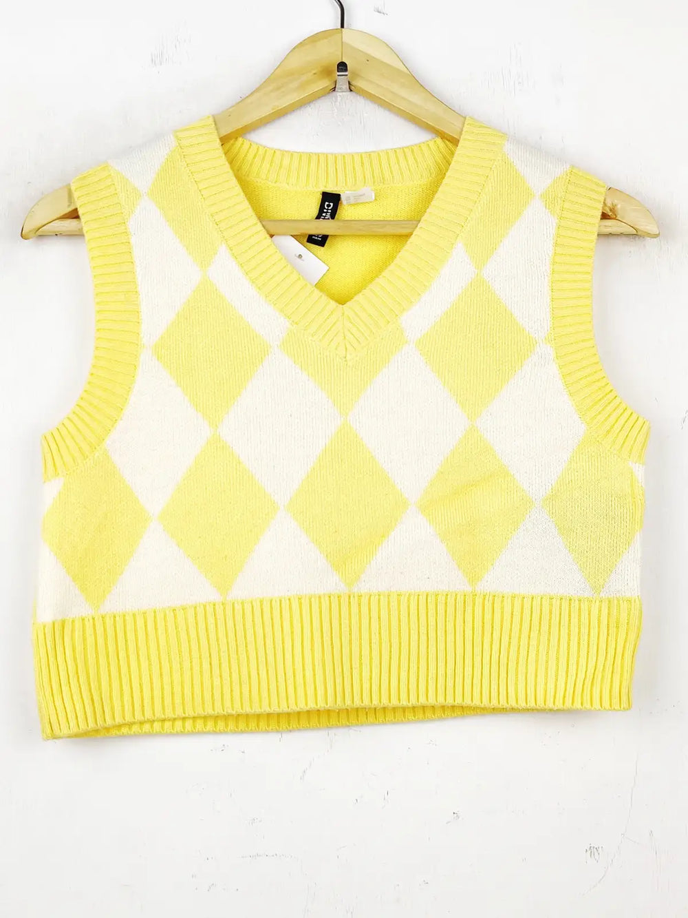 Buy online pre-used pre-loved 100% authentic & Original branded H&M (WCT-944) available in Pakistan. Top international brands avilable.