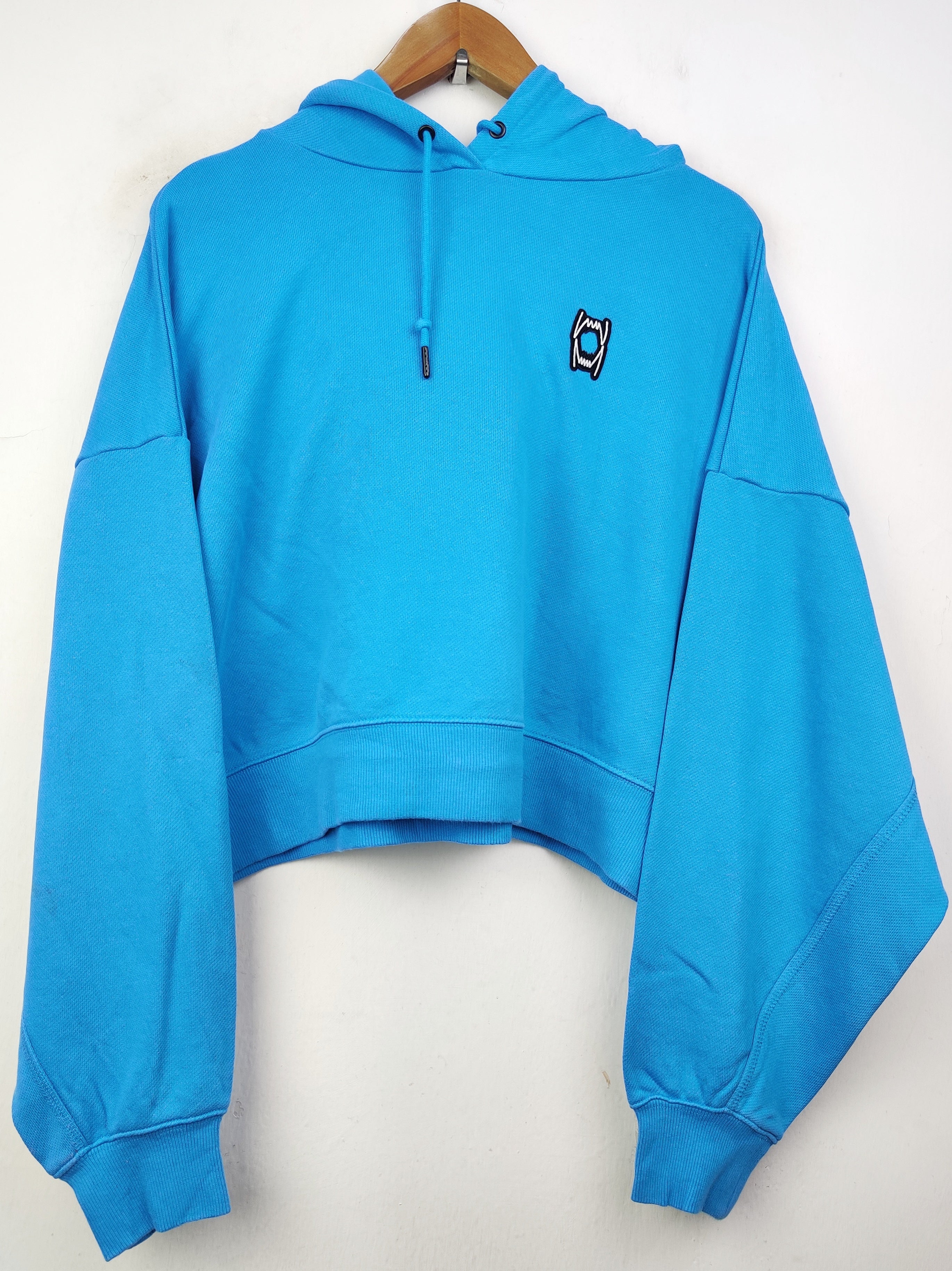 Buy online pre-used pre-loved 100% authentic & Original branded Puma (WCT-98) available in Pakistan. Top international brands avilable.
