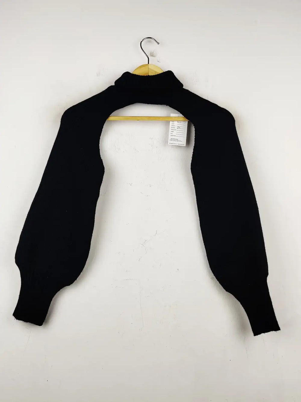Buy online pre-used pre-loved 100% authentic & Original branded Unknown Brand (WCT-992) available in Pakistan. Top international brands avilable.