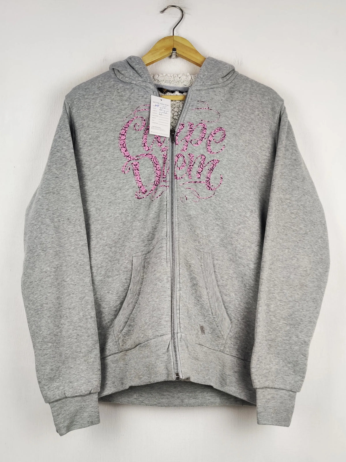 Buy online pre-used pre-loved 100% authentic & Original branded Universal People (WH-05) available in Pakistan. Top international brands avilable.