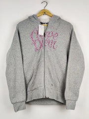 Buy online pre-used pre-loved 100% authentic & Original branded Universal People (WH-05) available in Pakistan. Top international brands avilable.