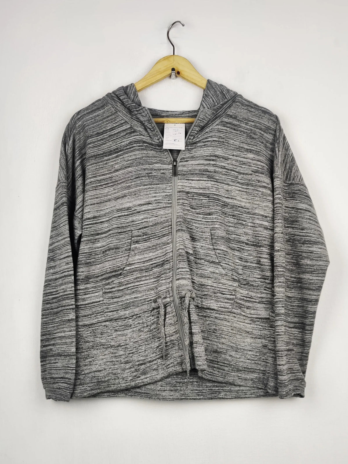 Buy online pre-used pre-loved 100% authentic & Original branded Souluxe (WH-103) available in Pakistan. Top international brands avilable.