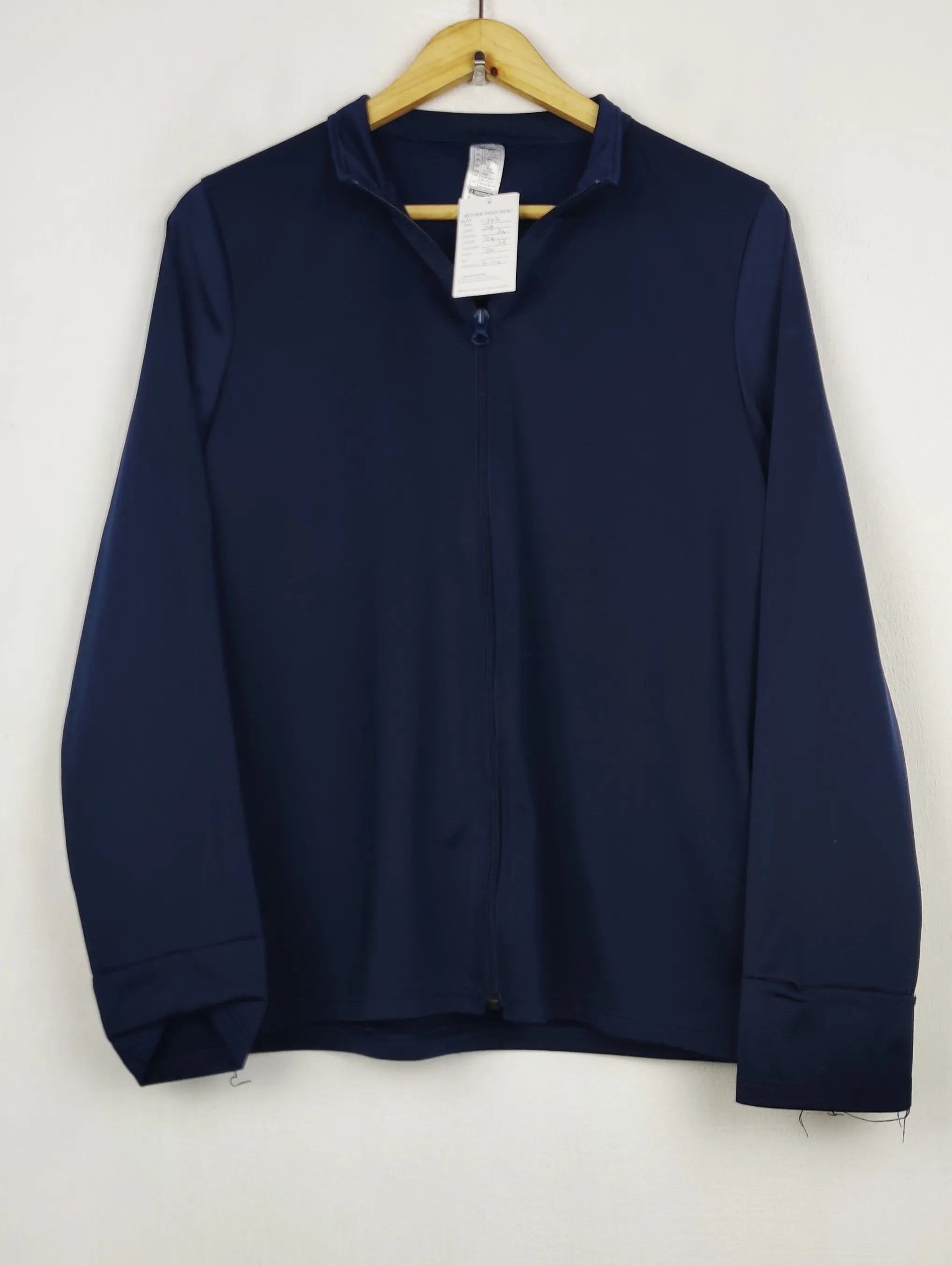 Buy online pre-used pre-loved 100% authentic & Original branded Decathlon (WH-104) available in Pakistan. Top international brands avilable.