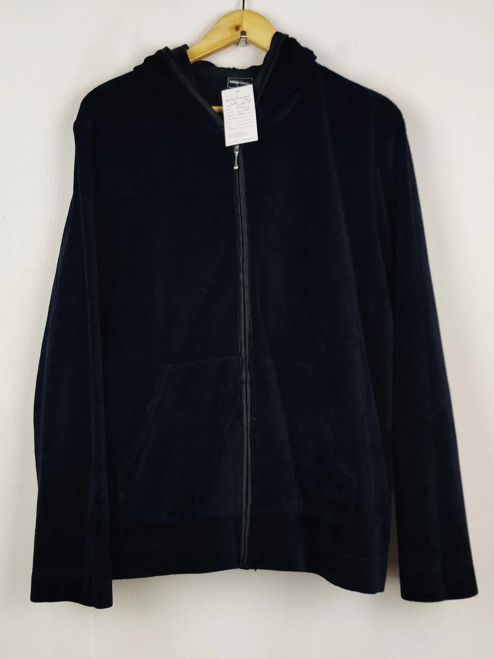 Buy online pre-used pre-loved 100% authentic & Original branded Bobbie Brooks (WH-174) available in Pakistan. Top international brands avilable.
