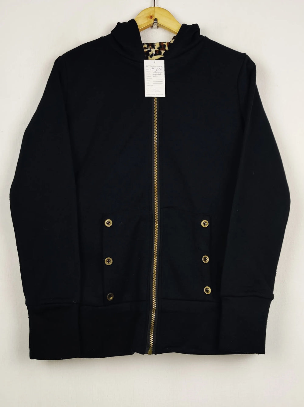 Buy online pre-used pre-loved 100% authentic & Original branded Unknown Brand (WH-202) available in Pakistan. Top international brands avilable.