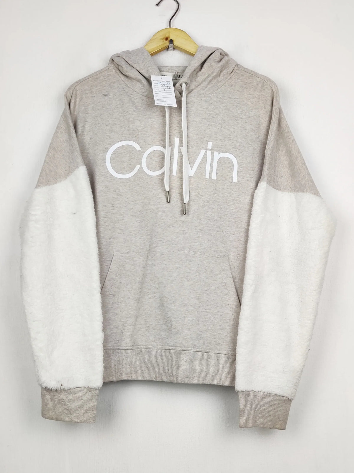 Buy online pre-used pre-loved 100% authentic & Original branded C.A.L.V.I.N K.L.E.I.N (WH-223) available in Pakistan. Top international brands avilable.