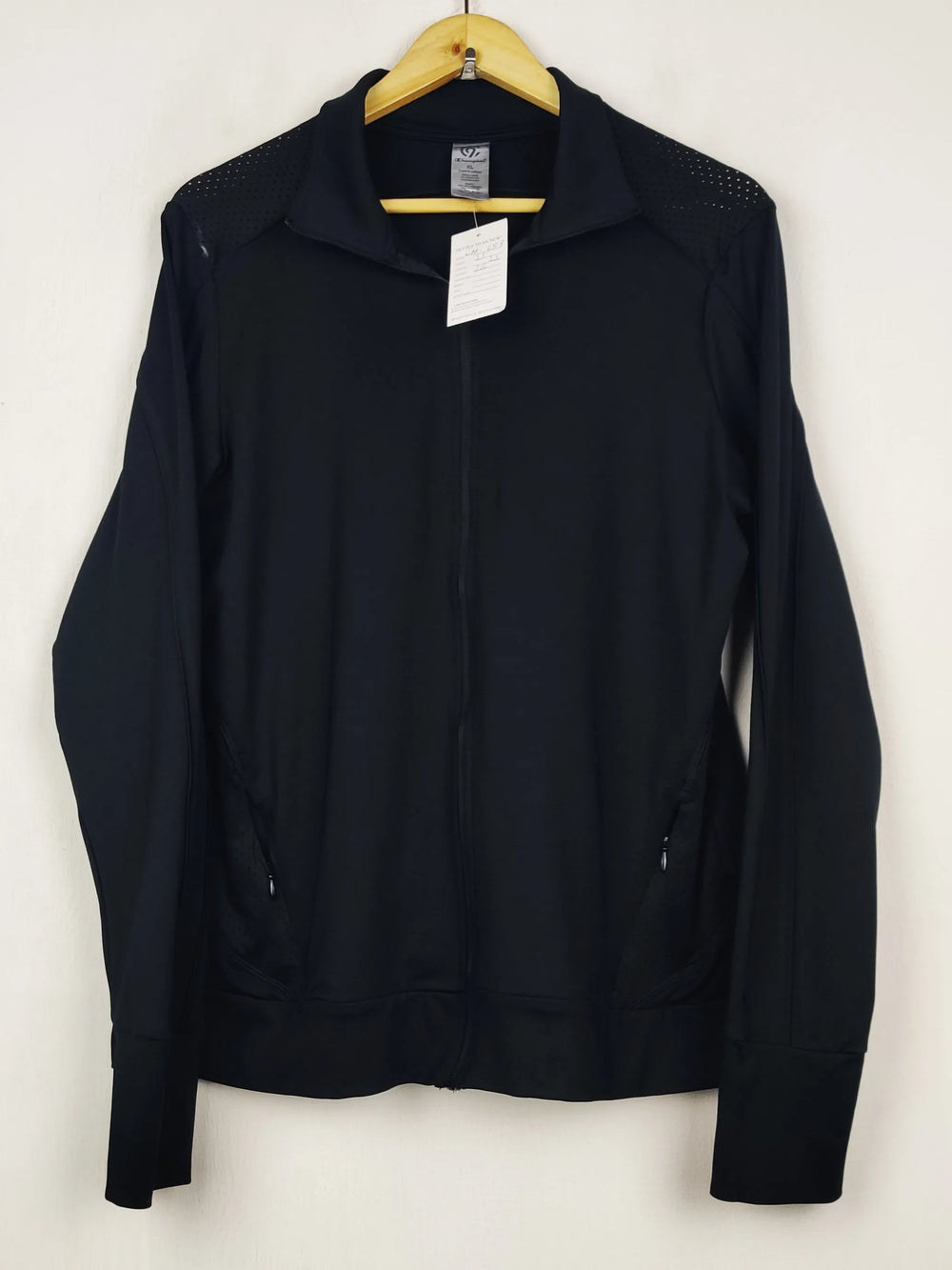 Buy online pre-used pre-loved 100% authentic & Original branded C.H.A.M.P.I.O.N (WH-253) available in Pakistan. Top international brands avilable.