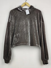 Buy online pre-used pre-loved 100% authentic & Original branded Zara (WH-279) available in Pakistan. Top international brands avilable.