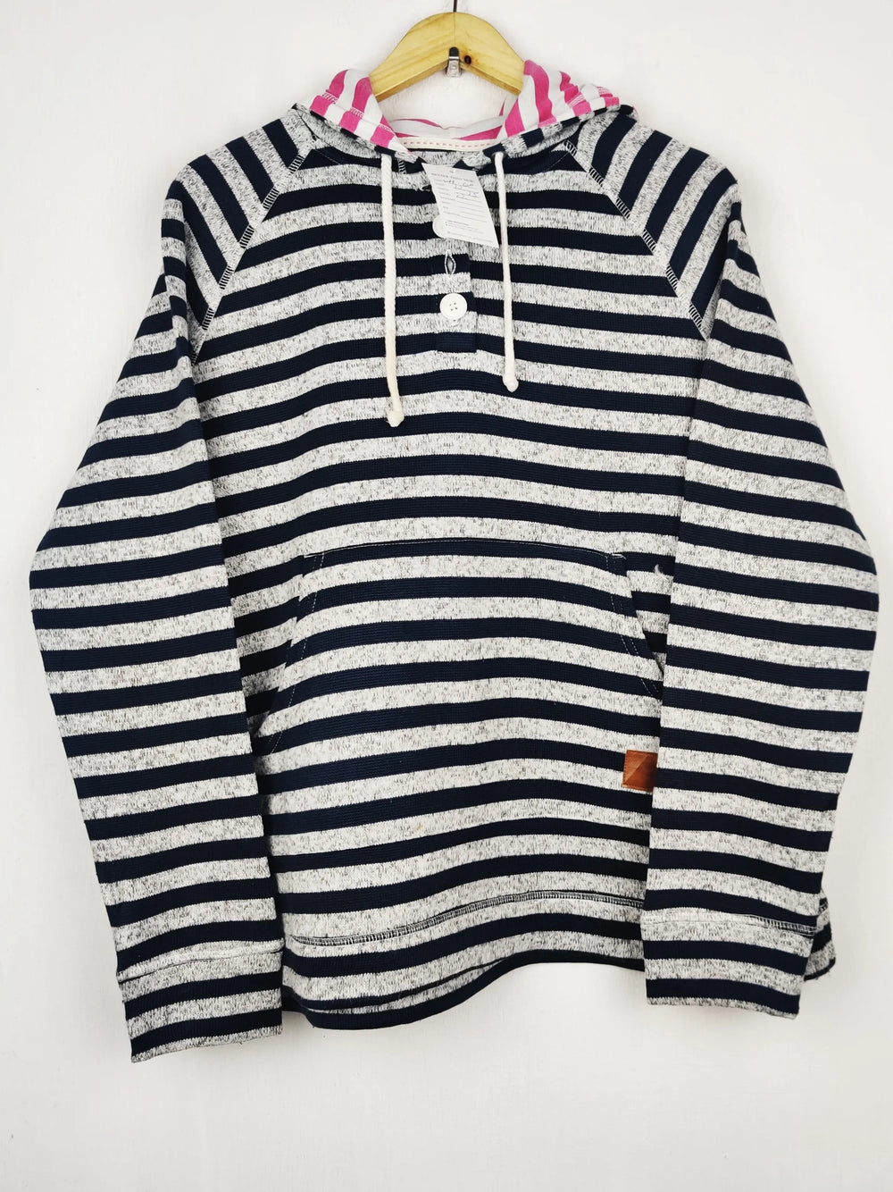 Buy online pre-used pre-loved 100% authentic & Original branded Tu (WH-60) available in Pakistan. Top international brands avilable.