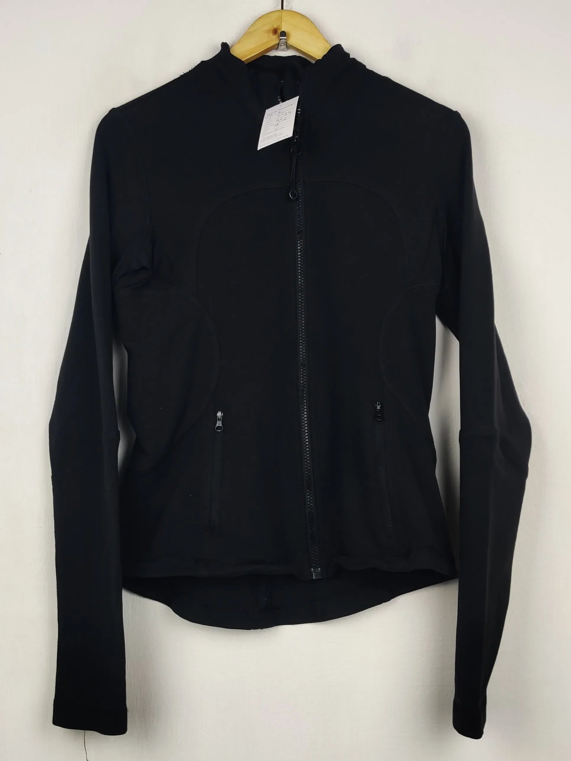 Buy online pre-used pre-loved 100% authentic & Original branded Unknown Brand (WH-91) available in Pakistan. Top international brands avilable.