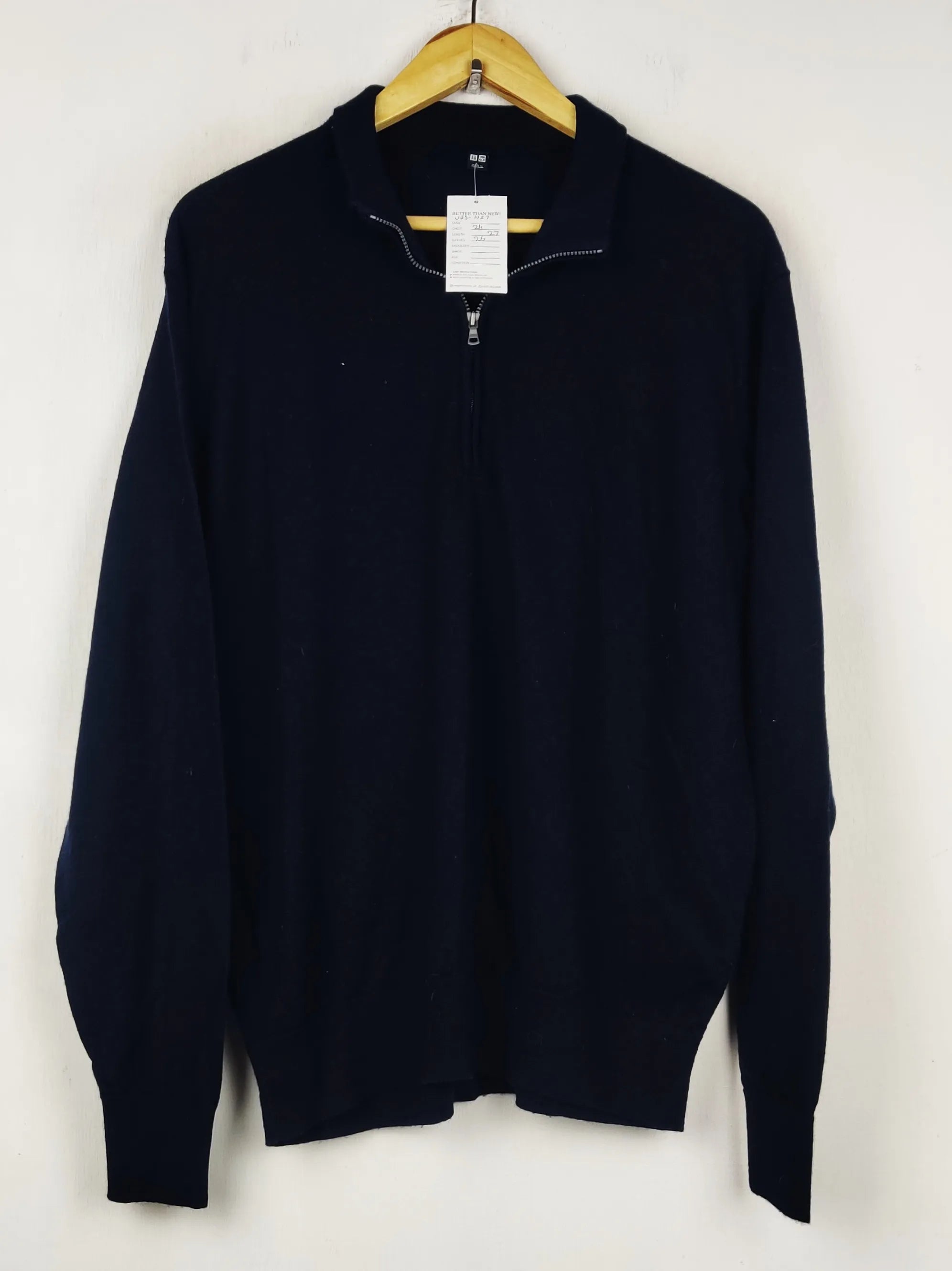 Buy online pre-used pre-loved 100% authentic & Original branded Uniqlo (WJS-1027) available in Pakistan. Top international brands avilable.