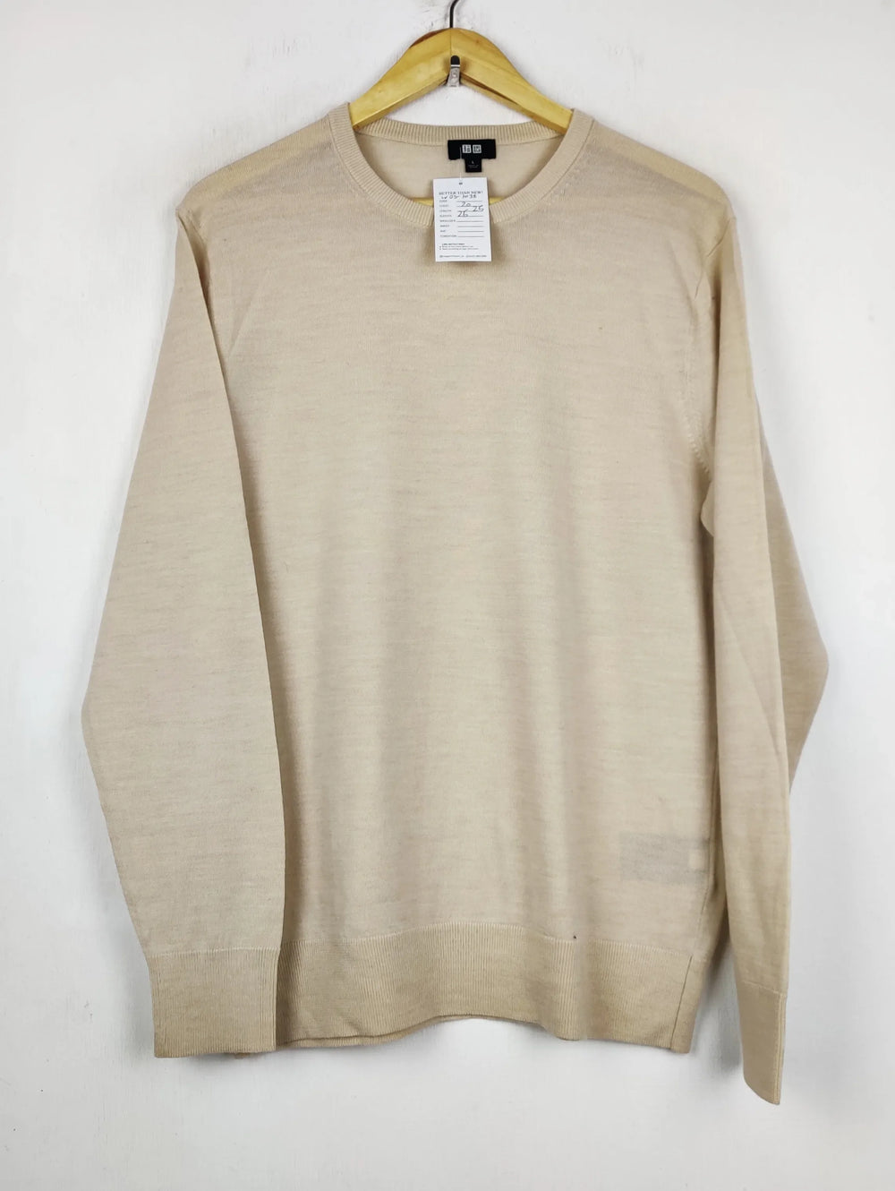Buy online pre-used pre-loved 100% authentic & Original branded Uniqlo (WJS-1038) available in Pakistan. Top international brands avilable.