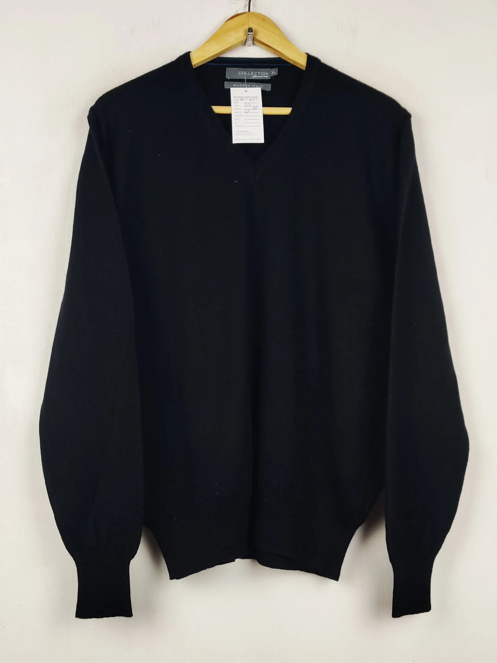 Buy online pre-used pre-loved 100% authentic & Original branded Collection (WJS-1053) available in Pakistan. Top international brands avilable.