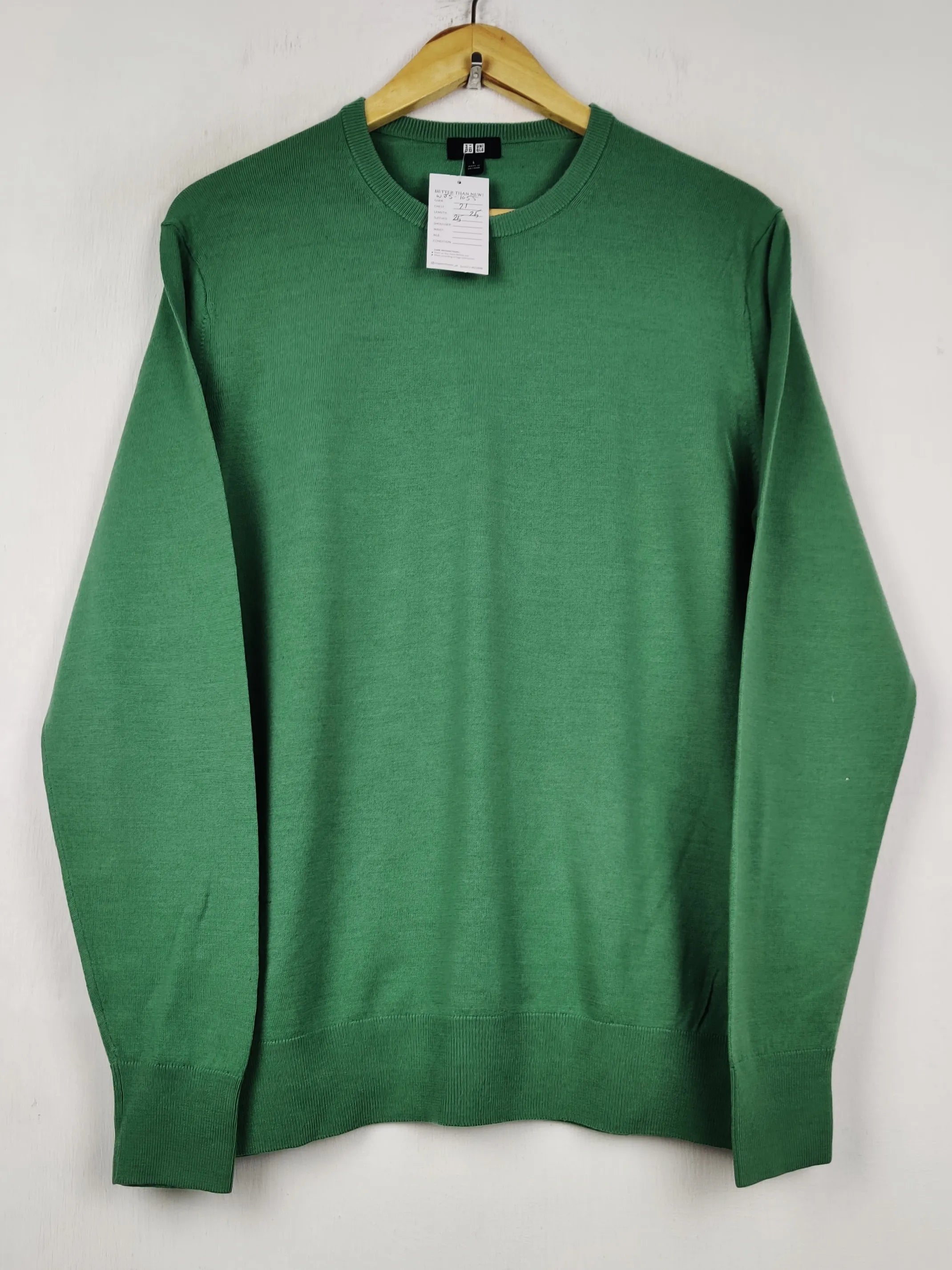 Buy online pre-used pre-loved 100% authentic & Original branded Uniqlo (WJS-1055) available in Pakistan. Top international brands avilable.