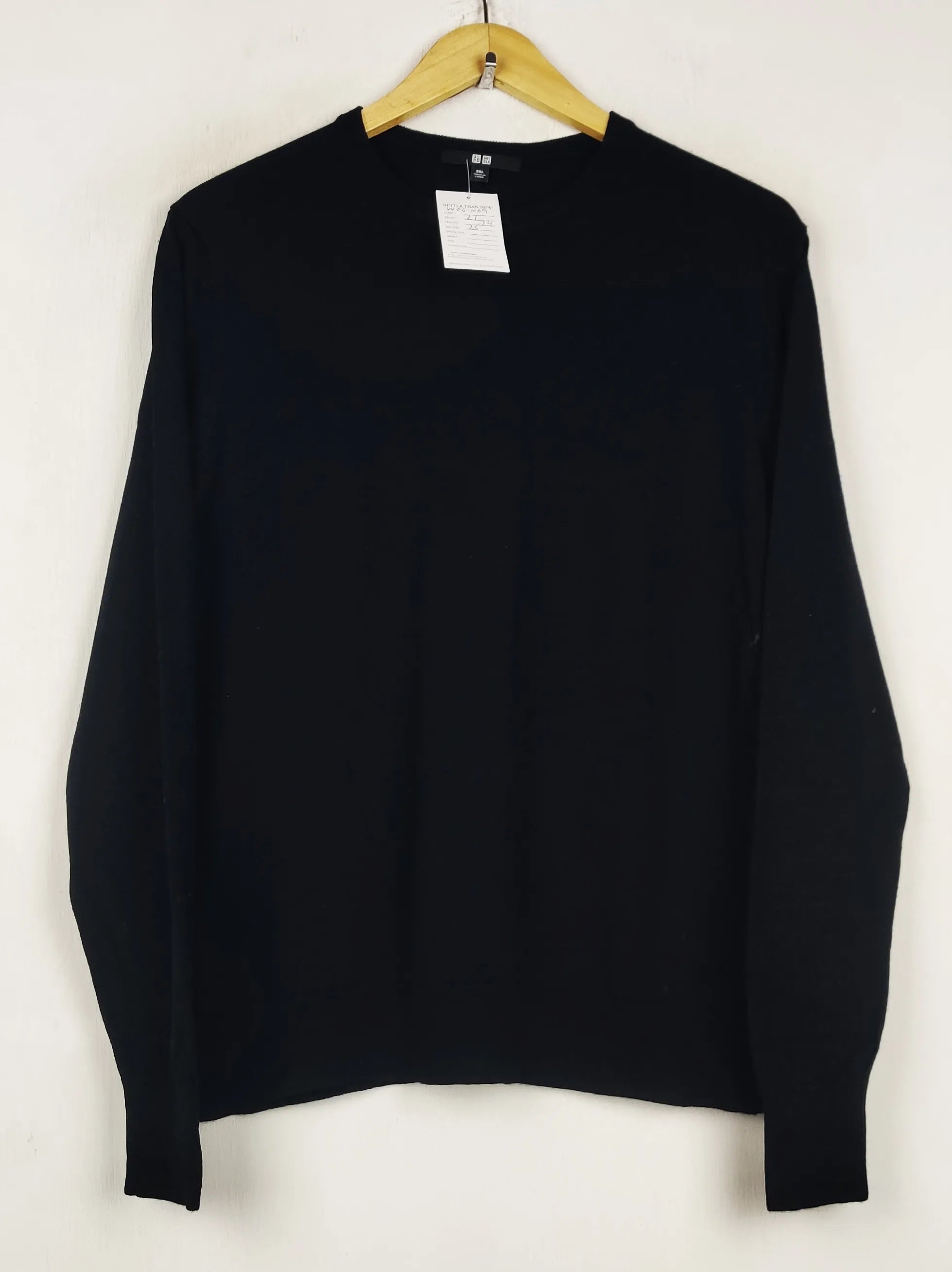 Buy online pre-used pre-loved 100% authentic & Original branded Uniqlo (WJS-1069) available in Pakistan. Top international brands avilable.