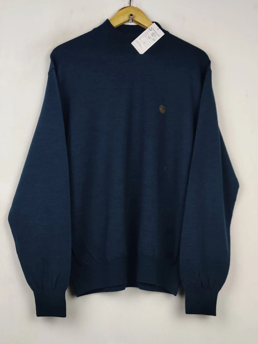 Buy online pre-used pre-loved 100% authentic & Original branded Unknown Brand (WJS-1132) available in Pakistan. Top international brands avilable.
