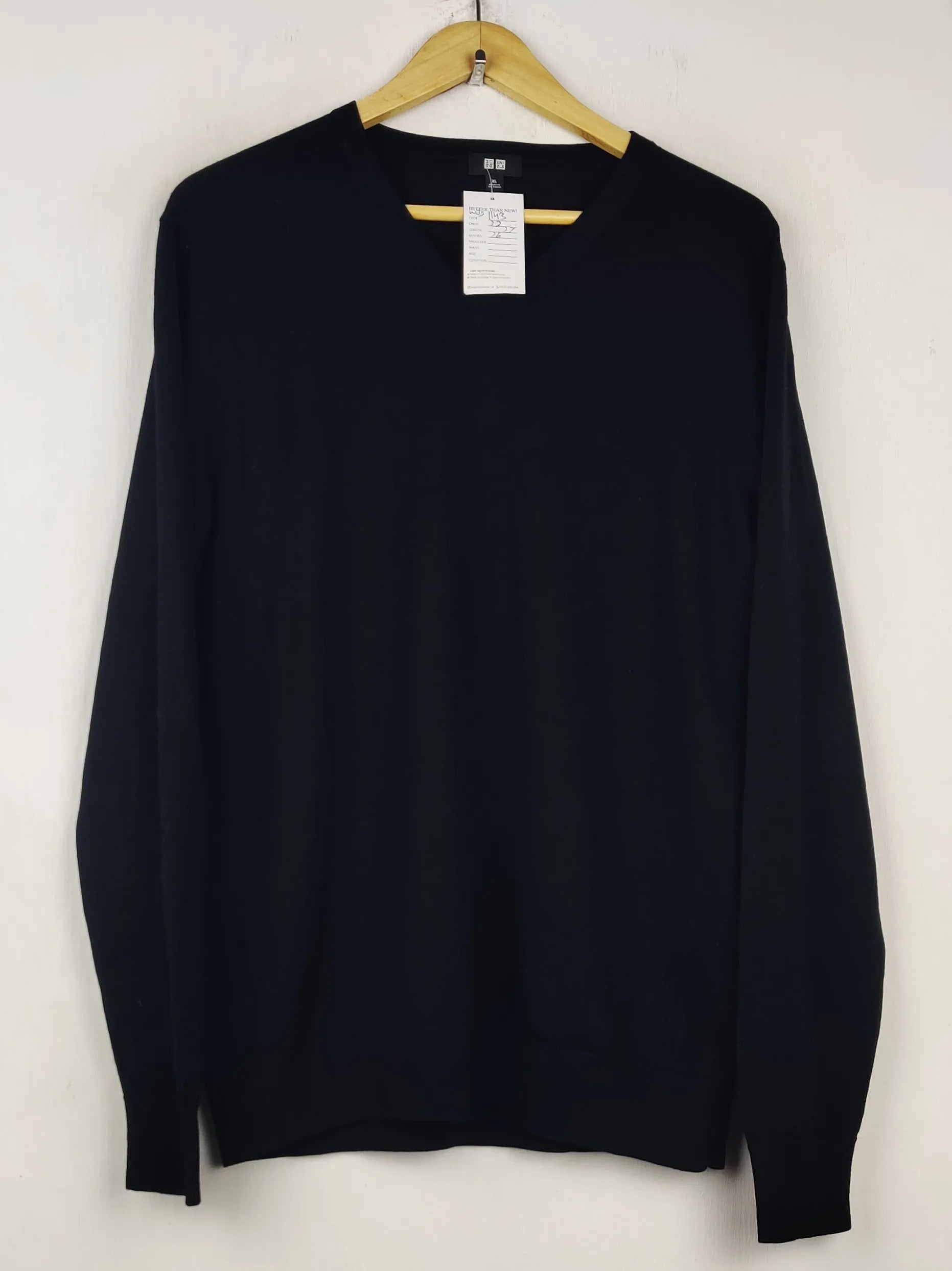 Buy online pre-used pre-loved 100% authentic & Original branded Uniqlo (WJS-1143) available in Pakistan. Top international brands avilable.