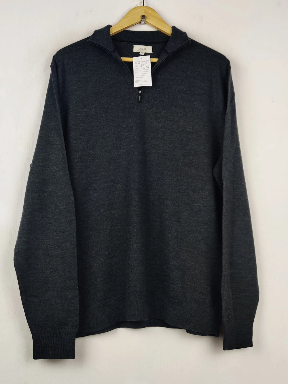 Buy online pre-used pre-loved 100% authentic & Original branded Moss (WJS-1149) available in Pakistan. Top international brands avilable.