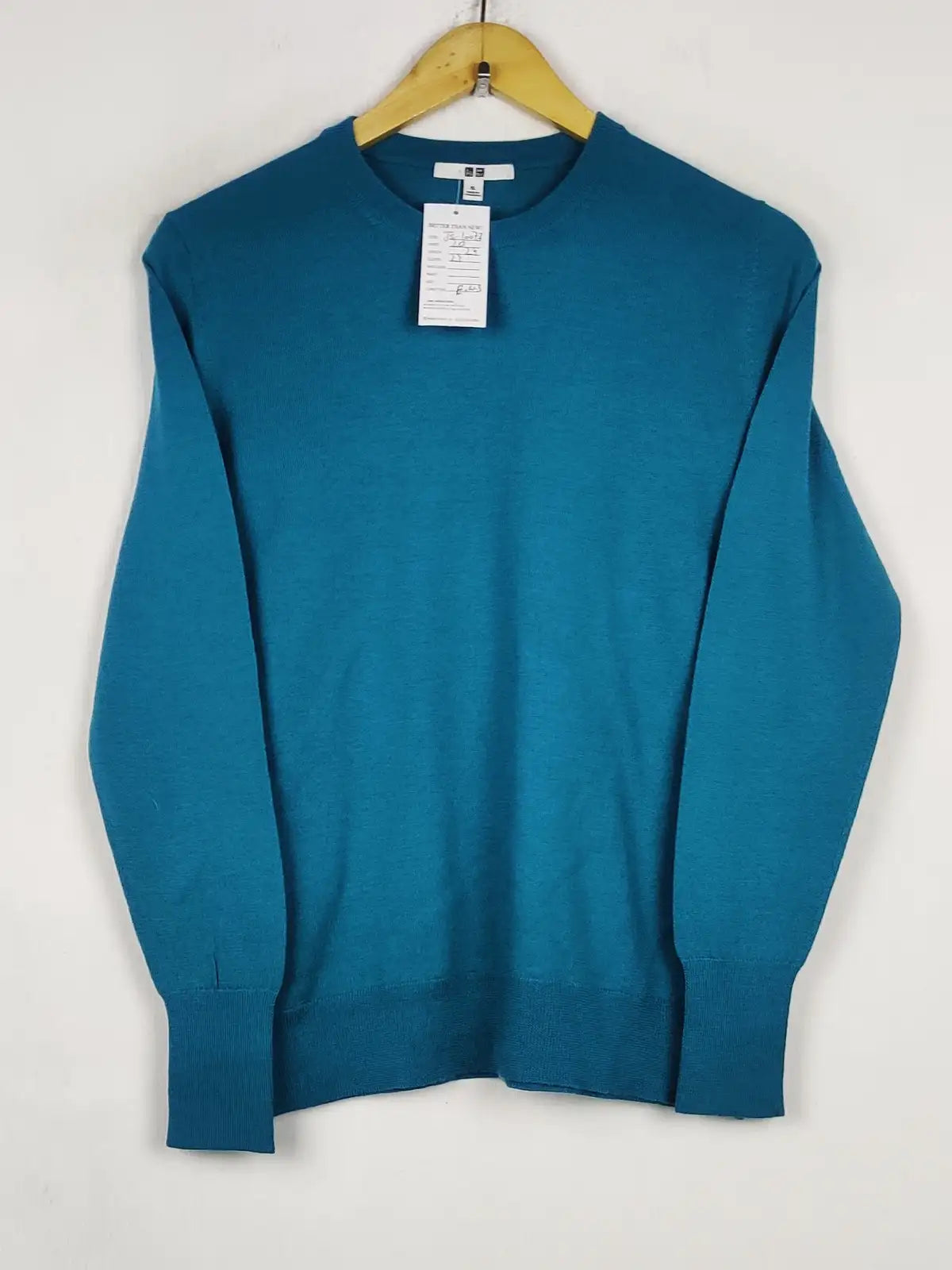 Buy online pre-used pre-loved 100% authentic & Original branded Uniqlo (WJS-139) available in Pakistan. Top international brands avilable.