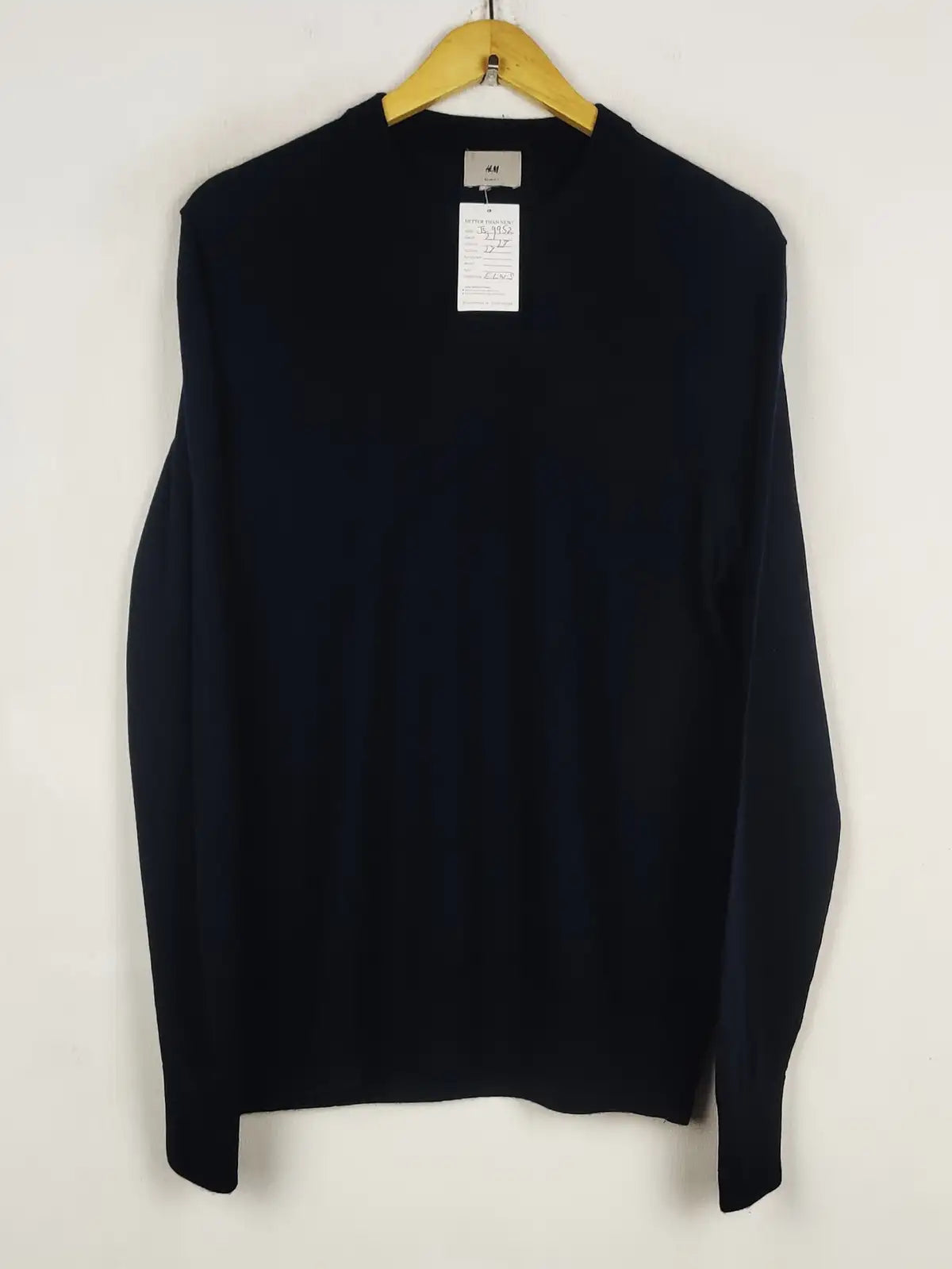 Buy online pre-used pre-loved 100% authentic & Original branded H&M (WJS-14) available in Pakistan. Top international brands avilable.