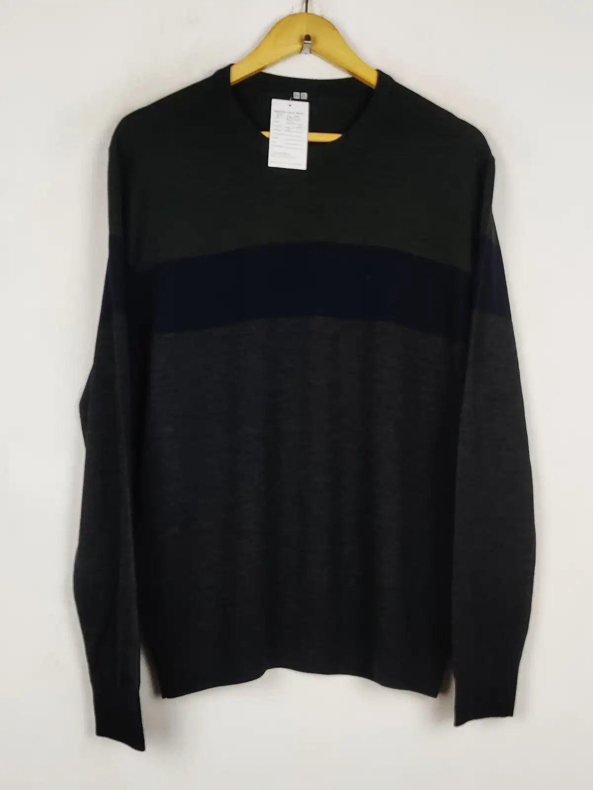 Buy online pre-used pre-loved 100% authentic & Original branded Uniqlo (WJS-175) available in Pakistan. Top international brands avilable.