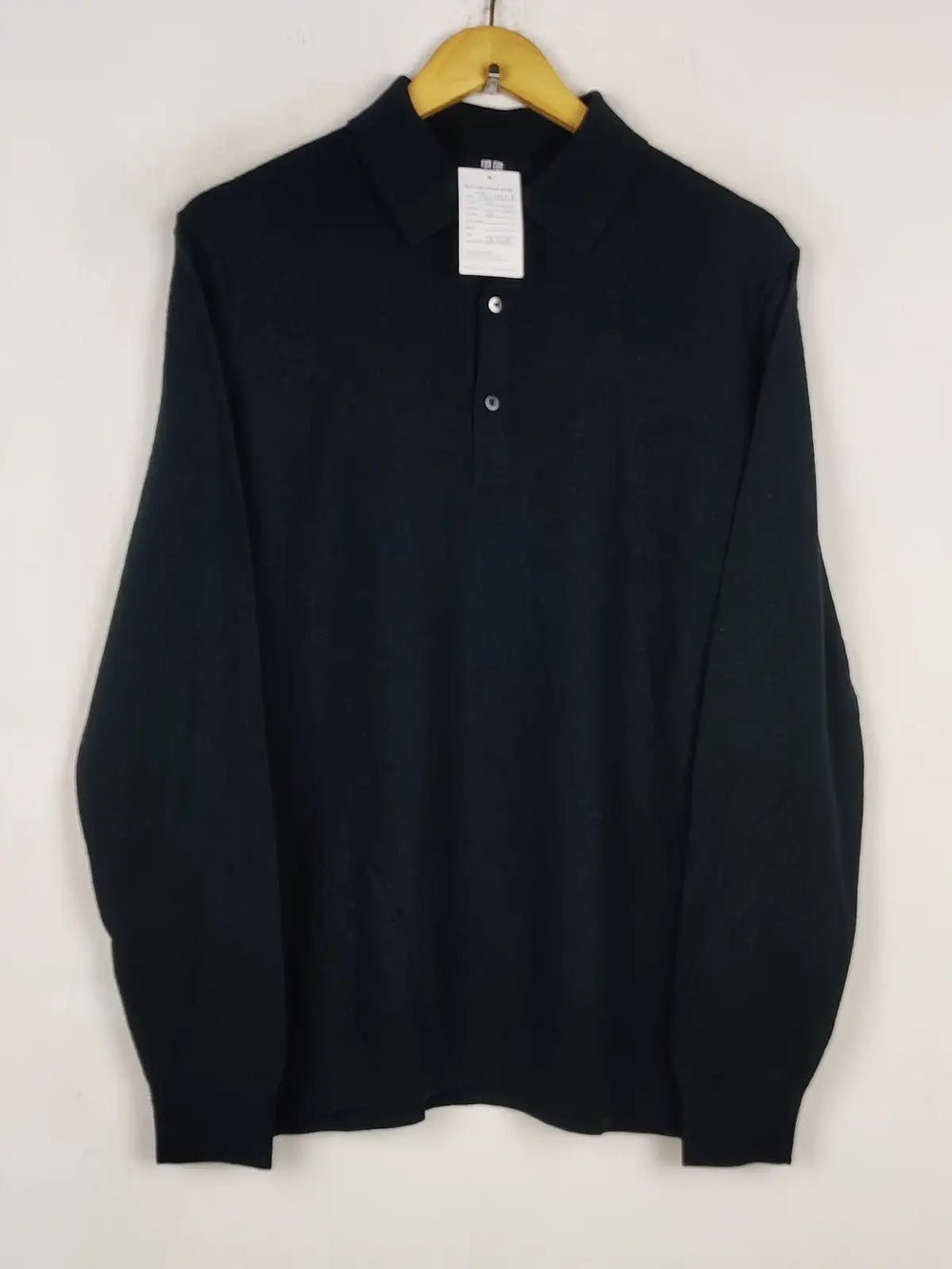 Buy online pre-used pre-loved 100% authentic & Original branded Uniqlo (WJS-179) available in Pakistan. Top international brands avilable.