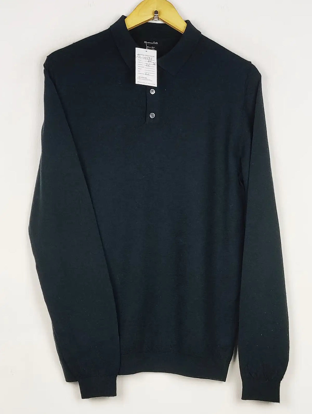 Buy online pre-used pre-loved 100% authentic & Original branded Massimo Dutti (WJS-225) available in Pakistan. Top international brands avilable.