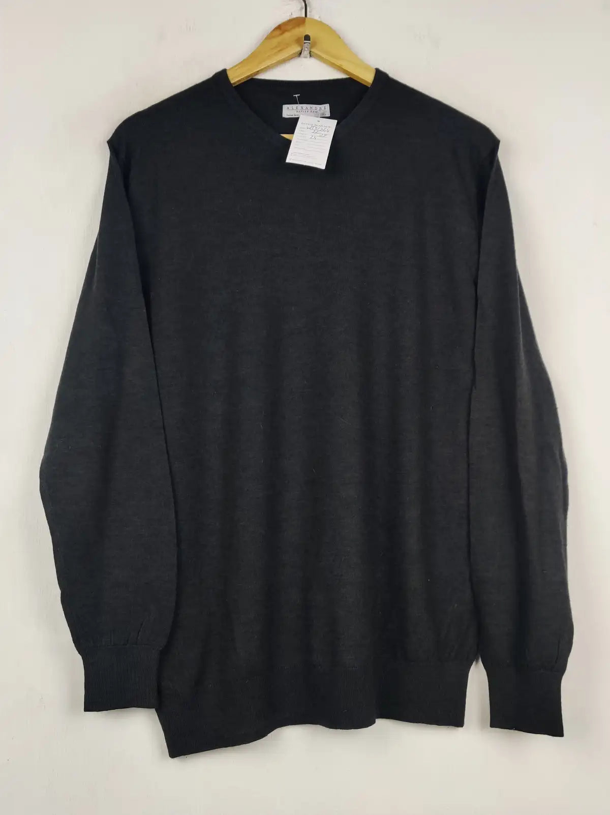 Buy online pre-used pre-loved 100% authentic & Original branded Alexandre (WJS-264) available in Pakistan. Top international brands avilable.