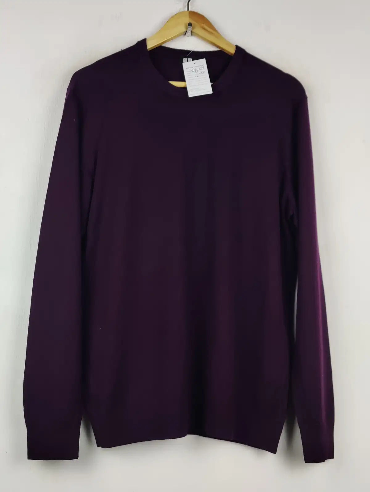 Buy online pre-used pre-loved 100% authentic & Original branded Uniqlo (WJS-299) available in Pakistan. Top international brands avilable.