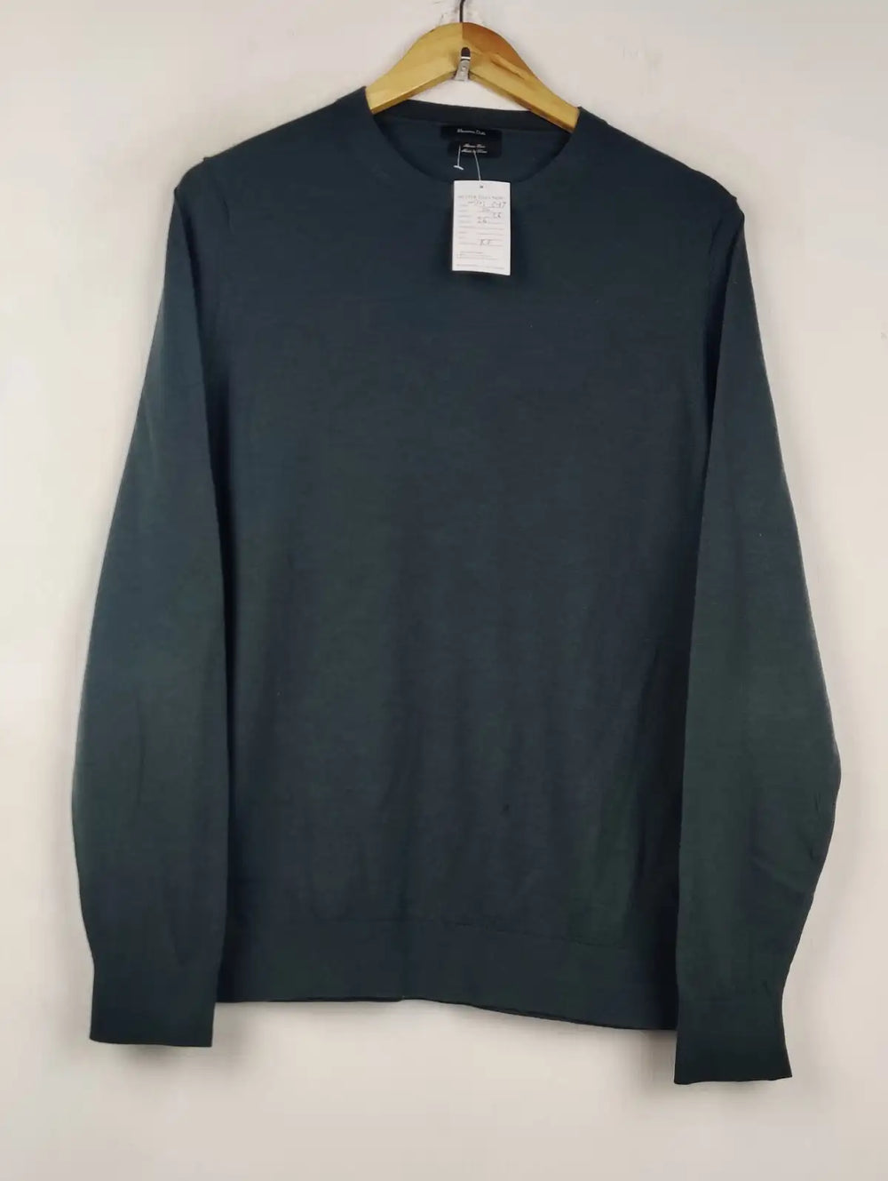 Buy online pre-used pre-loved 100% authentic & Original branded Massimo Dutti (WJS-347) available in Pakistan. Top international brands avilable.