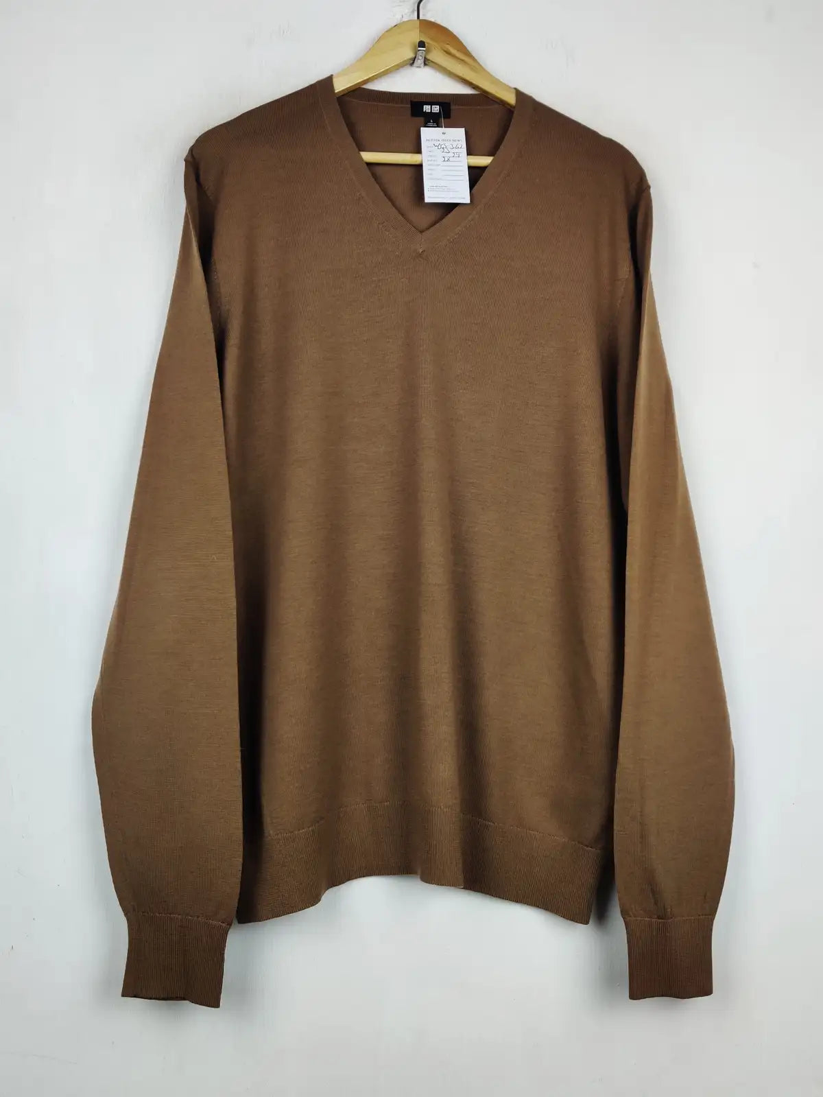 Buy online pre-used pre-loved 100% authentic & Original branded Uniqlo (WJS-362) available in Pakistan. Top international brands avilable.