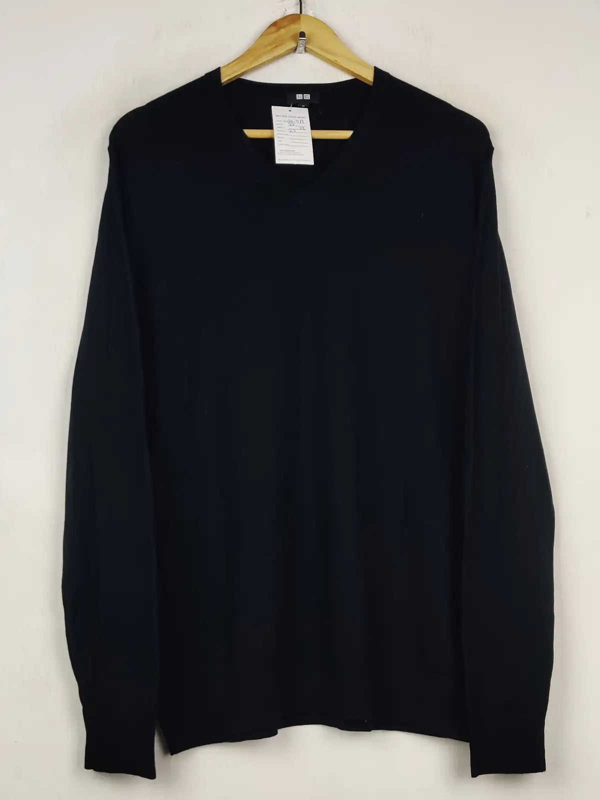 Buy online pre-used pre-loved 100% authentic & Original branded Uniqlo (WJS-419) available in Pakistan. Top international brands avilable.