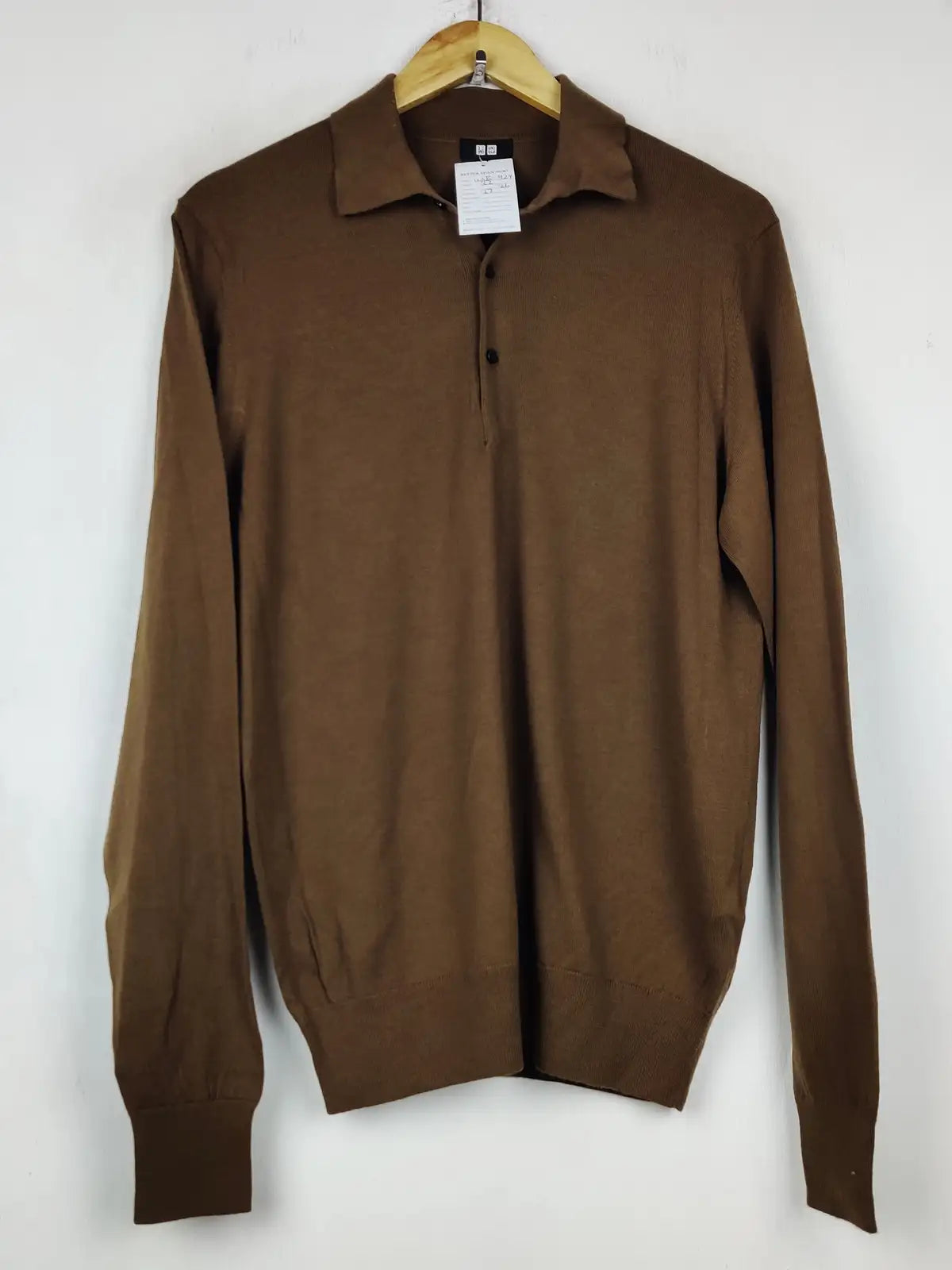 Buy online pre-used pre-loved 100% authentic & Original branded Uniqlo (WJS-424) available in Pakistan. Top international brands avilable.