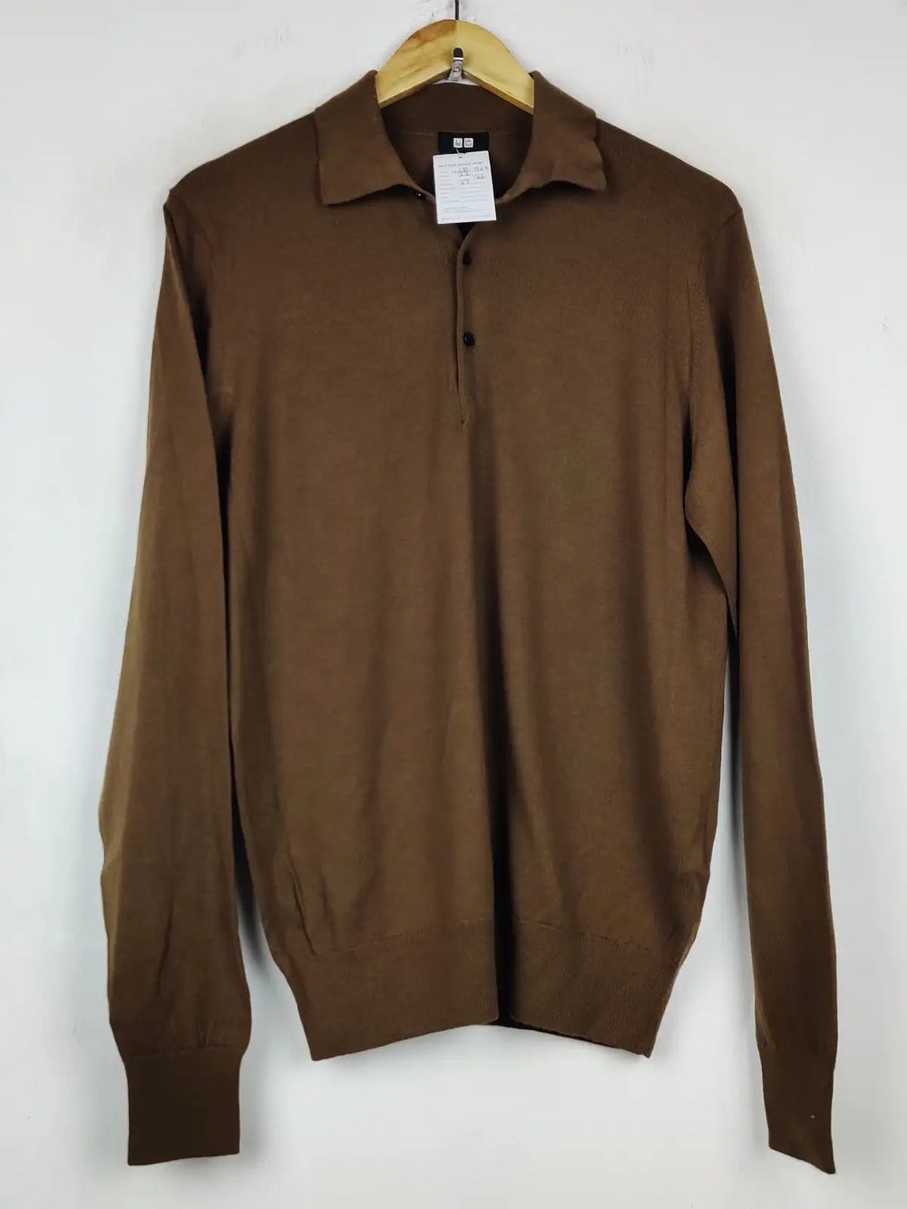 Buy online pre-used pre-loved 100% authentic & Original branded Uniqlo (WJS-424) available in Pakistan. Top international brands avilable.