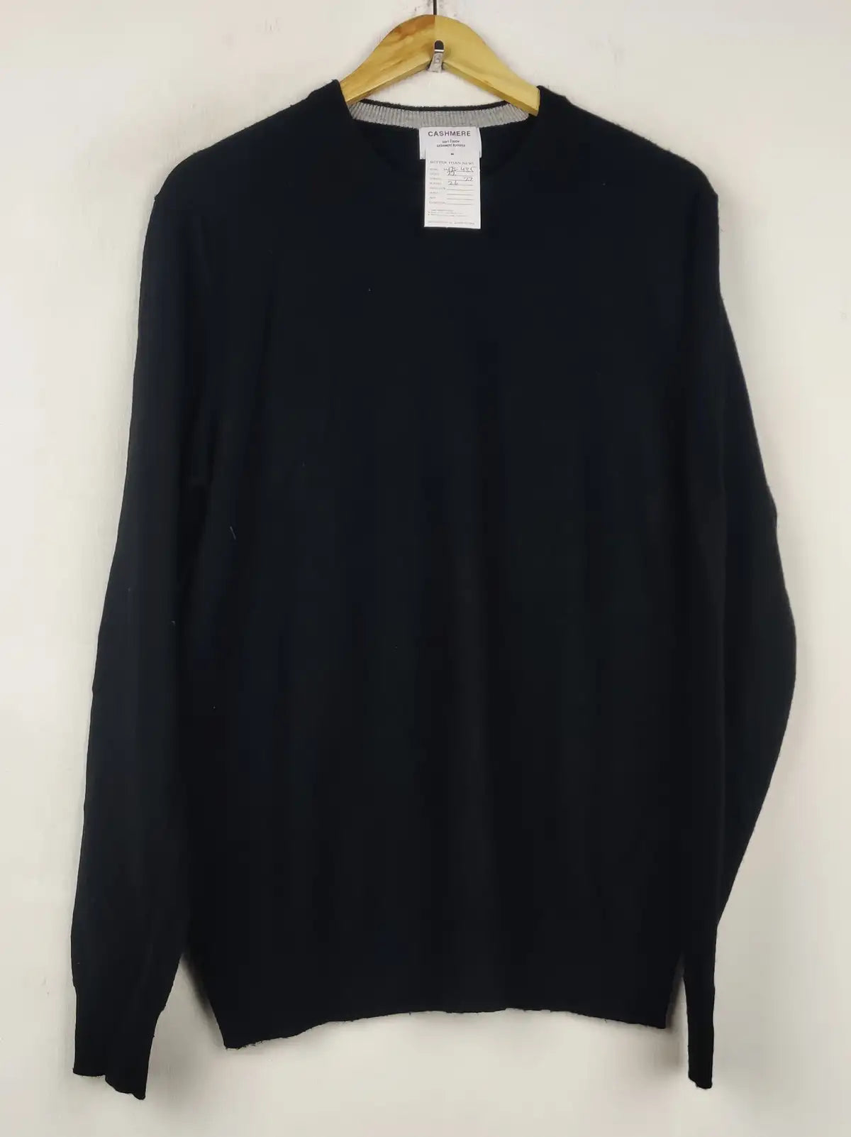 Buy online pre-used pre-loved 100% authentic & Original branded Cashmere (WJS-435) available in Pakistan. Top international brands avilable.